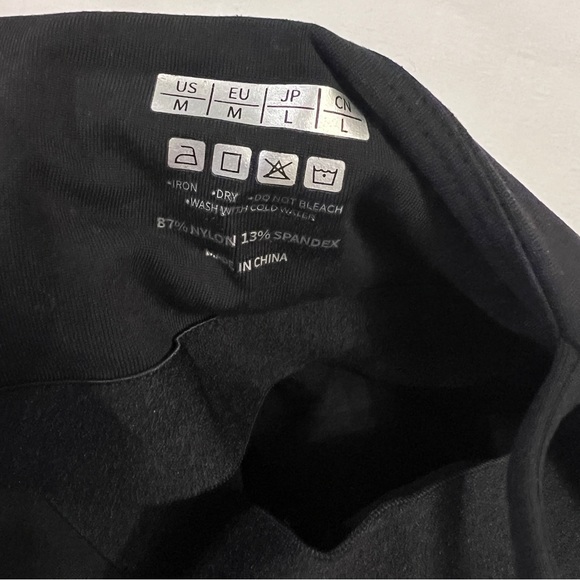 Medium NEW Tank Spaghetti Strap Top Women's Black Under Shirt Cropped Spandex - Picture 5 of 6